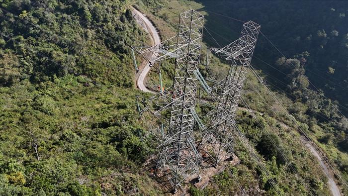 Vượt núi rừng Tây Bắc, PTC1 hoàn thành thay thế cách điện 62 vị trí đường dây 500kV Sơn La – Hòa Bình